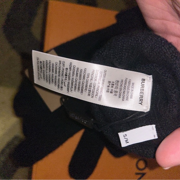 /traded/NWT Burberry Kingdom Logo Cashmere Gloves - Picture 6 of 8